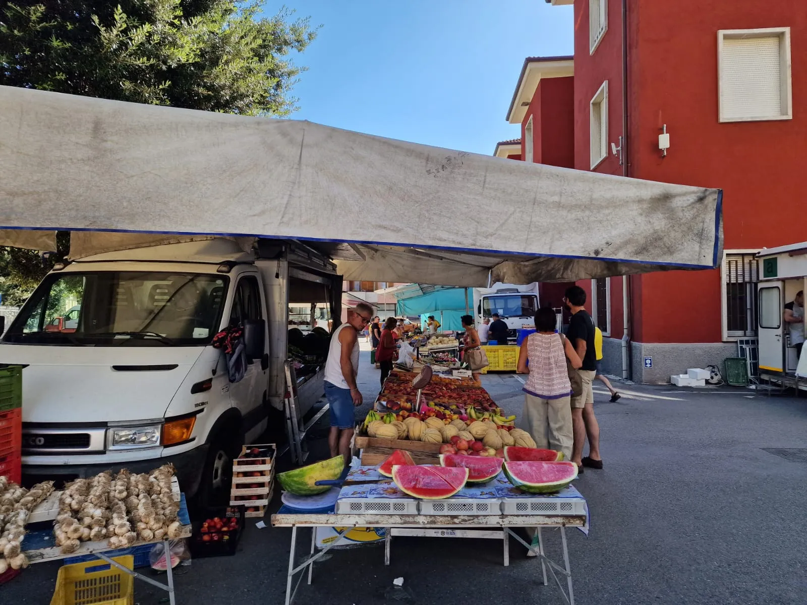 Mercato settimanale